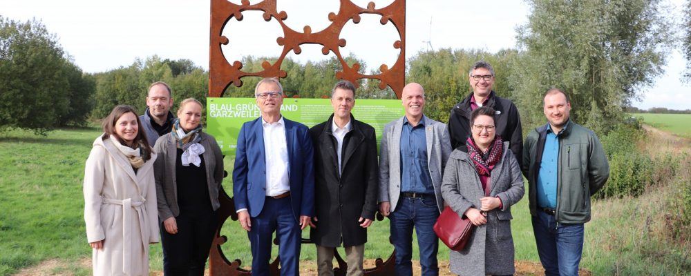 Grevenbroich erhält Stele im Blau-Grünen Band Garzweiler